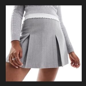 Abercrombie & Fitch Pleated Grey Mini skort